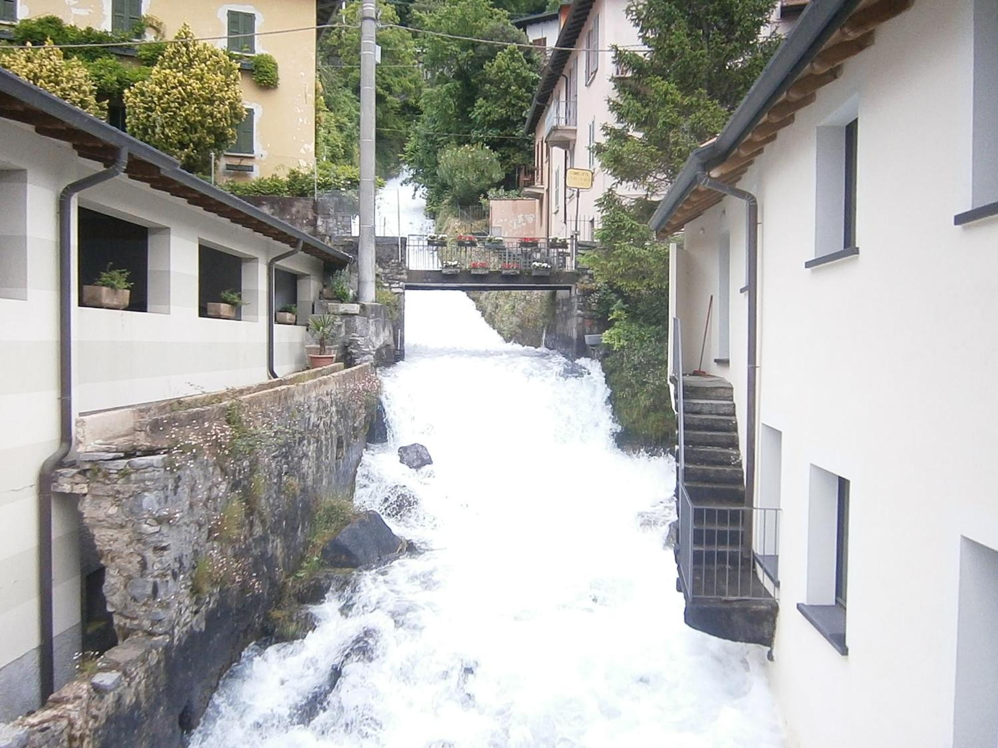 Casa In Riva Al Lago Varenna Eksteriør bilde